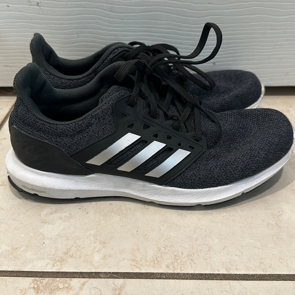 Adidas, cloud foam tennis shoe